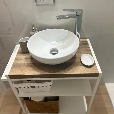 Volare House 바리